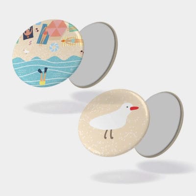 Lot de deux Magnets ronds Chill & Plouf, décorés d'illustrations colorées, Maison Joliette.