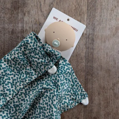 Doudou bébé Gommu - matière naturelle et sûre pour votre nouveau-né.