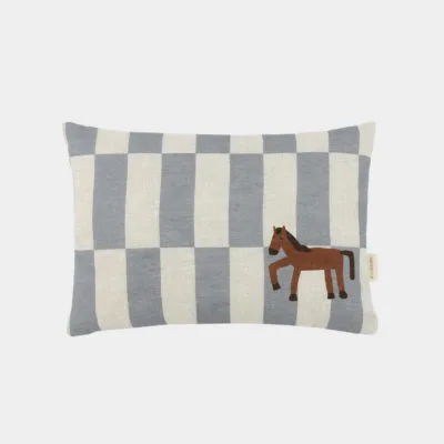 Coussin rectangulaire Nobodinoz, lin français, motif cheval graphique.