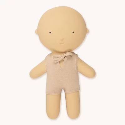 Big Gommu Vanille en combinaison blanche