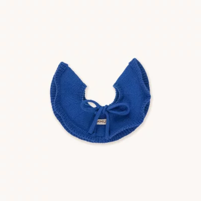Col GOMMU bleu en coton biologique pour bébés, élégant et doux.