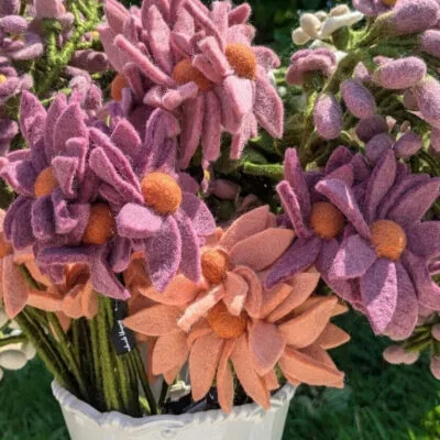 Fleur de cosmos en feutre - bouquets de cosmos de la marque danoise Gry & Sif