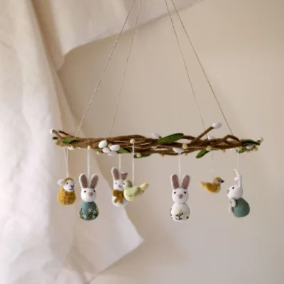 couronne suspendue avec baies jaunes de gry & sif