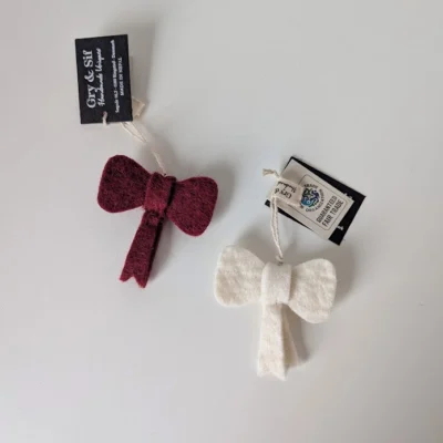mini nœud en feutre de laine rouge et blanc