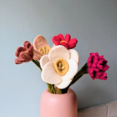 bouquet-Maï-Lan fleurs en feutre Gry & Sif
