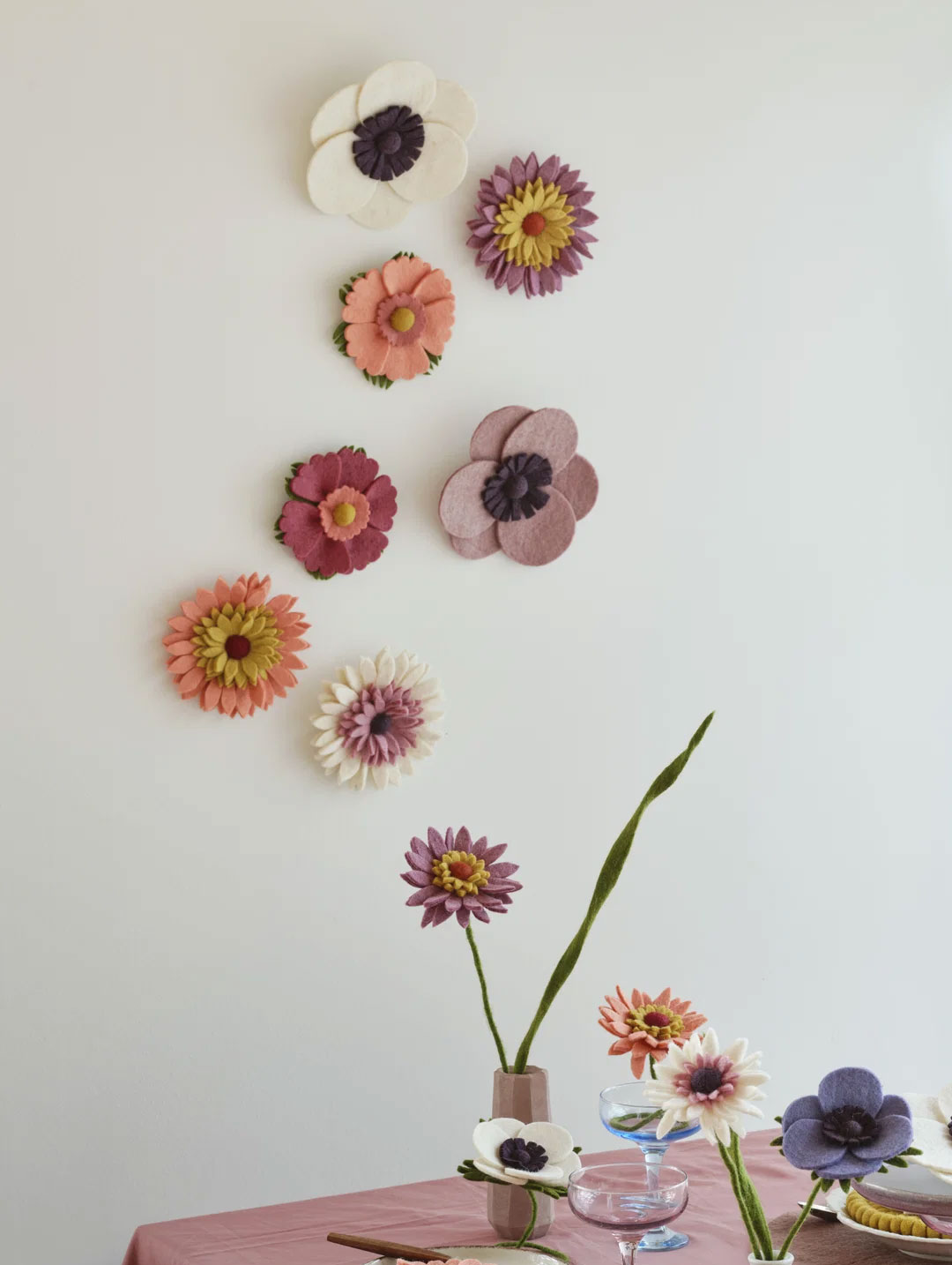 Gerbera de décoration murale en feutre 16 cm - Gry & Sif – Image 3