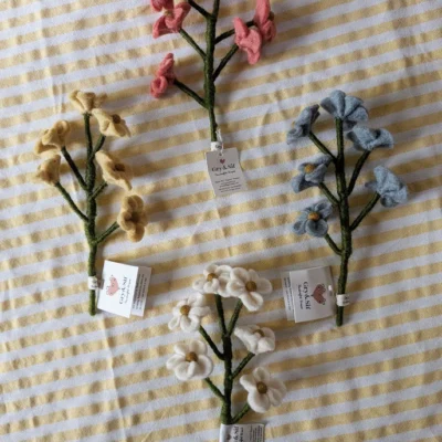 Myosotis en feutre – 18 cm