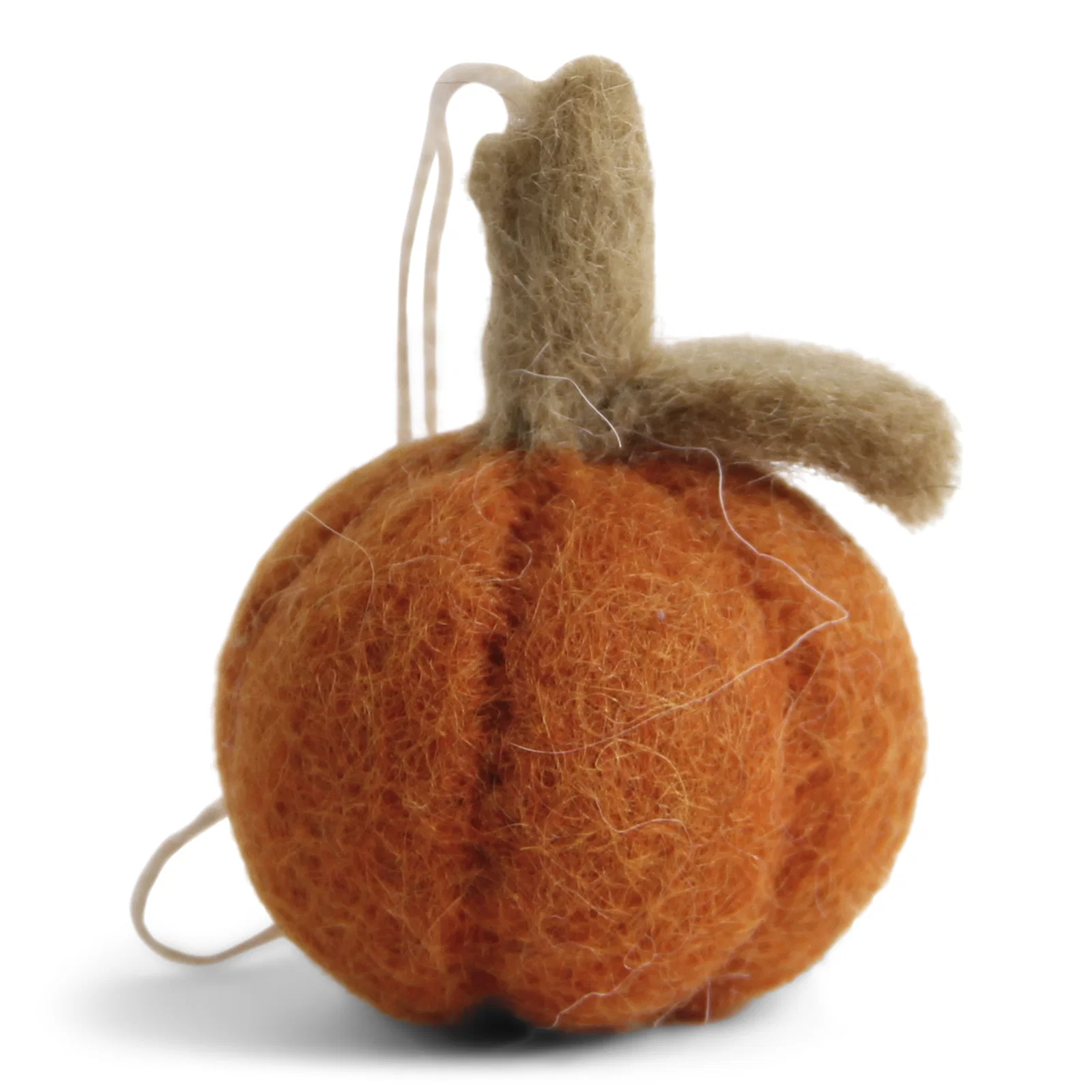 Mini citrouille en feutre orange à queue et feuille vertes Gry & Sif, sur fond blanc