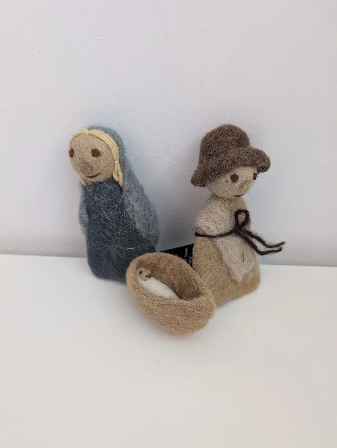 Sainte Famille en feutre pour crèche – Jésus, Marie et Joseph – Gry & Sif – Image 5