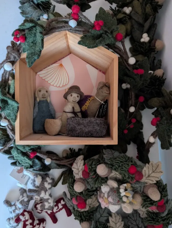 Sainte Famille en feutre pour crèche – Jésus, Marie et Joseph – Gry & Sif – Image 3